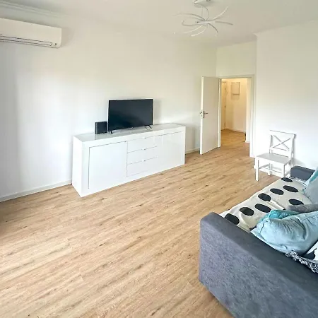 Magnifique Bas Fabron, 5 Min De La Apartment Nizza